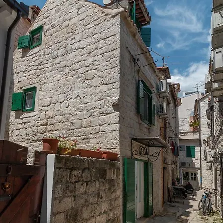 Apartman Skuribanda Trogir Exterior photo